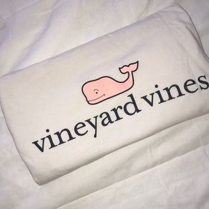 Vineyard vine T-shirt